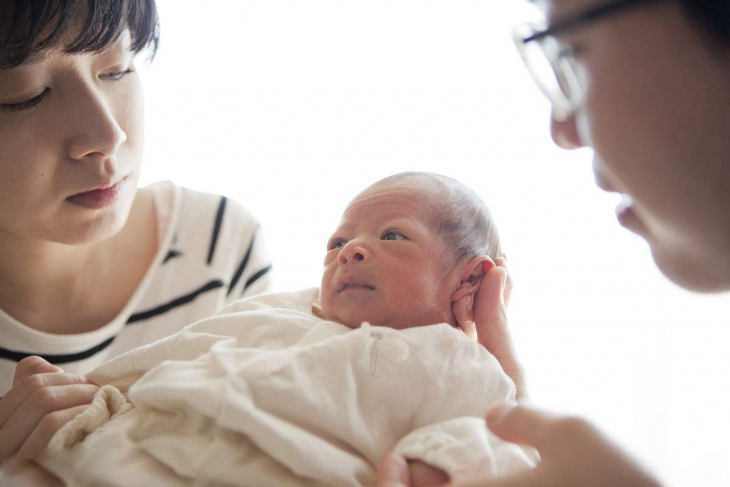 Nằm mơ thấy người khác sinh con đánh số mấy